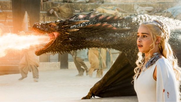 khaleesi ejderha ile kacisi